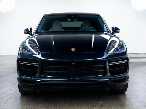 Used 2020 Porsche Cayenne Turbo S image 2
