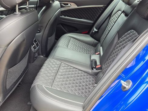 Used 2020 Genesis G70 2.0T w/ Sport Package RWD image 13