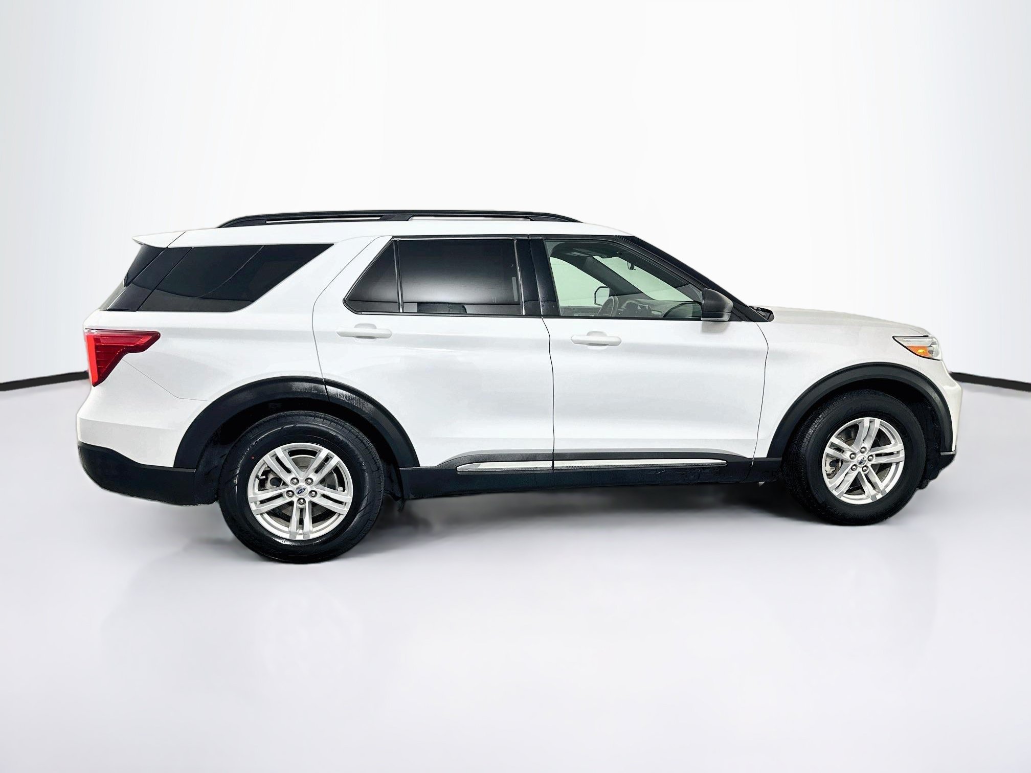 Used 2020 Ford Explorer XLT RWD image 10