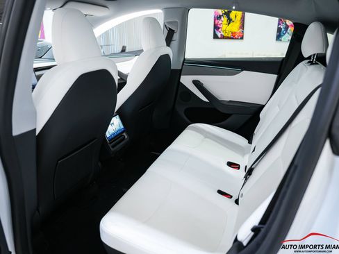 Used 2026 Tesla Model Y Long Range RWD image 9