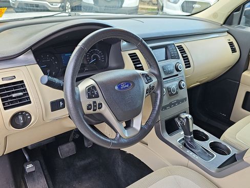 Used 2018 Ford Flex SE FWD image 15