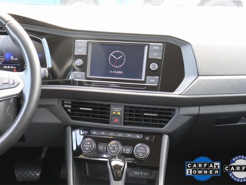Used 2024 Volkswagen Jetta SE image 17