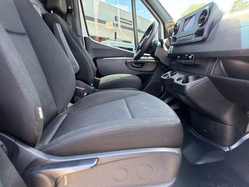 Used 2024 Mercedes-Benz Sprinter 3500 image 33