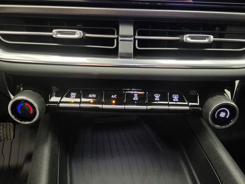 New 2026 Chevrolet Equinox EV LT image 31