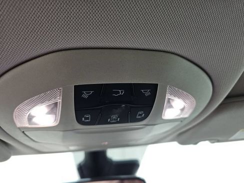 Used 2023 Chrysler Voyager LX FWD image 28