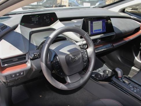 Used 2024 Toyota Prius Prime FWD image 19
