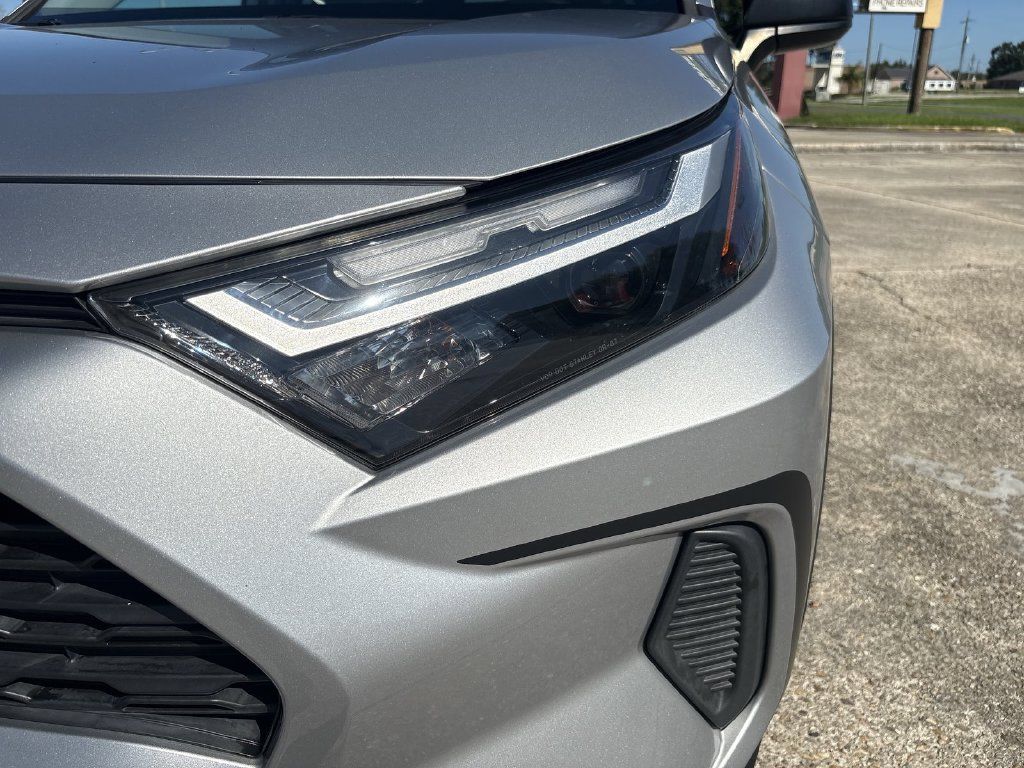 Used 2023 Toyota RAV4 LE FWD image 10
