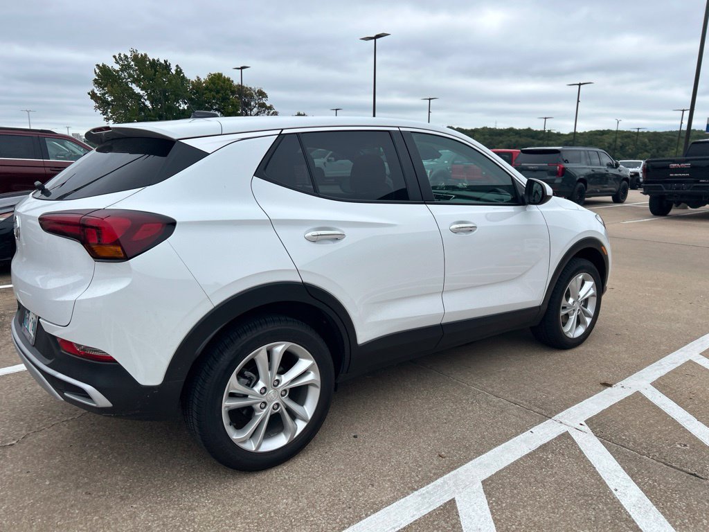 Used 2023 Buick Encore GX Preferred w/ Cold Weather Comfort Package AWD/4WD image 4