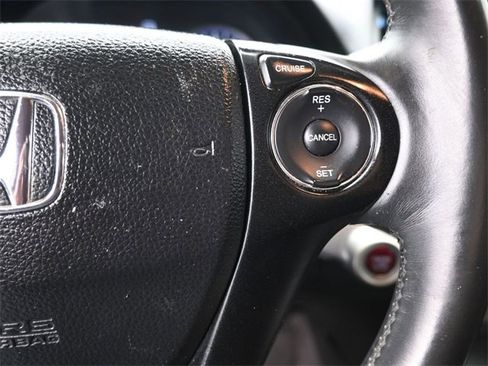 Used 2015 Honda Crosstour EX-L image 2