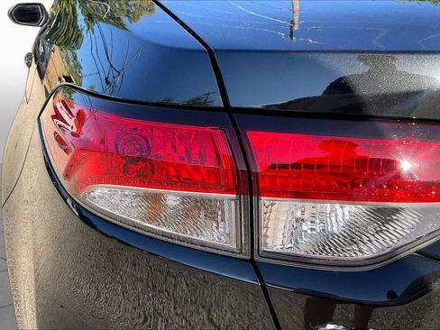 Used 2022 Toyota Corolla LE FWD image 28
