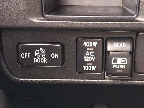 Used 2017 Toyota Tacoma TRD Sport w/ Premium & Technology Package AWD/4WD image 28
