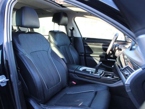 Used 2016 BMW 750i image 15