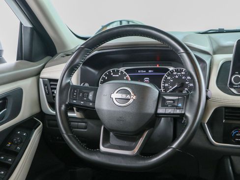 Used 2025 Nissan Rogue SV FWD image 12