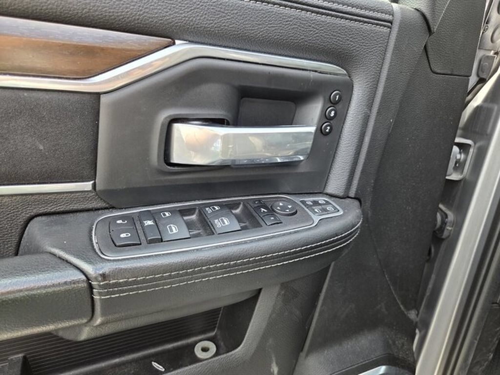 Used 2024 RAM 2500 Laramie w/ Safety Group AWD/4WD image 9