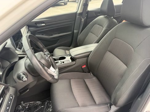Used 2024 Nissan Altima 2.5 SV w/ SV Premium Package FWD image 26