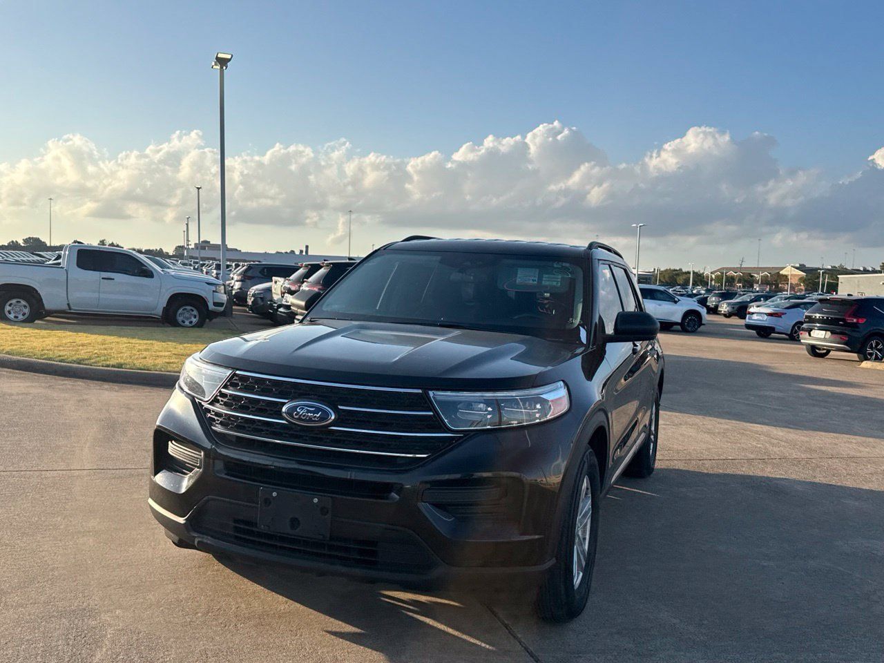 Used 2022 Ford Explorer XLT RWD image 8