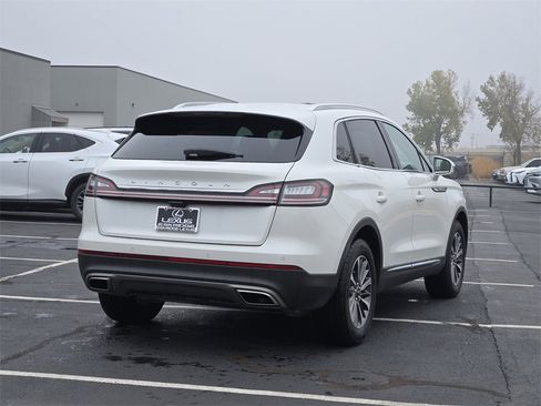 Used 2023 Lincoln Nautilus FWD w/ Premium Package image 7