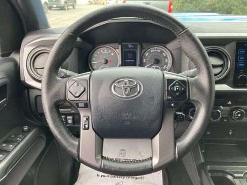 Used 2017 Toyota Tacoma TRD Sport w/ Tow Package (A/T) image 22