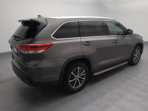 Used 2019 Toyota Highlander XLE FWD image 10