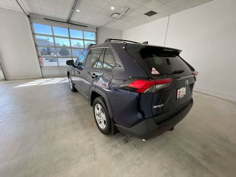 Used 2021 Toyota RAV4 XLE AWD/4WD image 6
