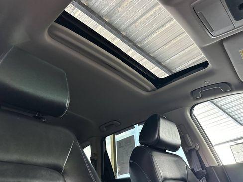 Used 2025 Honda CR-V EX-L image 18