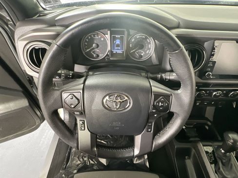 Used 2023 Toyota Tacoma TRD Off-Road image 11