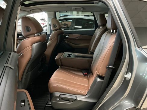 Certified 2024 Acura MDX SH-AWD w/ Technology Package image 24