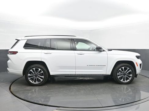 Used 2024 Jeep Grand Cherokee L Overland w/ Advanced Protech Group III AWD/4WD image 6