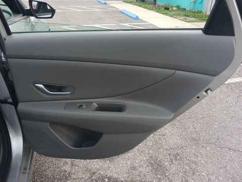 Used 2022 Hyundai Elantra SEL w/ Convenience Package FWD image 20