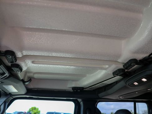 New 2026 Jeep Wrangler Unlimited Sahara AWD/4WD image 7