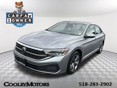 Used 2023 Volkswagen Jetta SE w/ Panoramic Sunroof Package