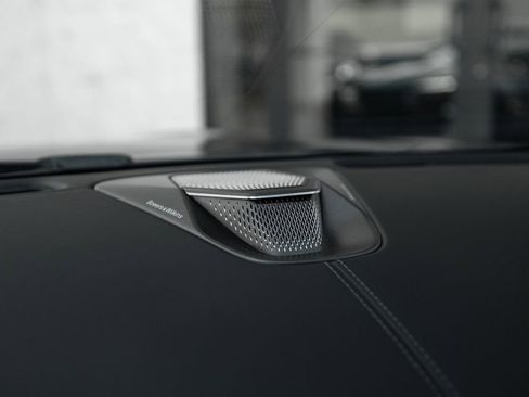 Used 2025 Aston Martin V8 Vantage Coupe image 50