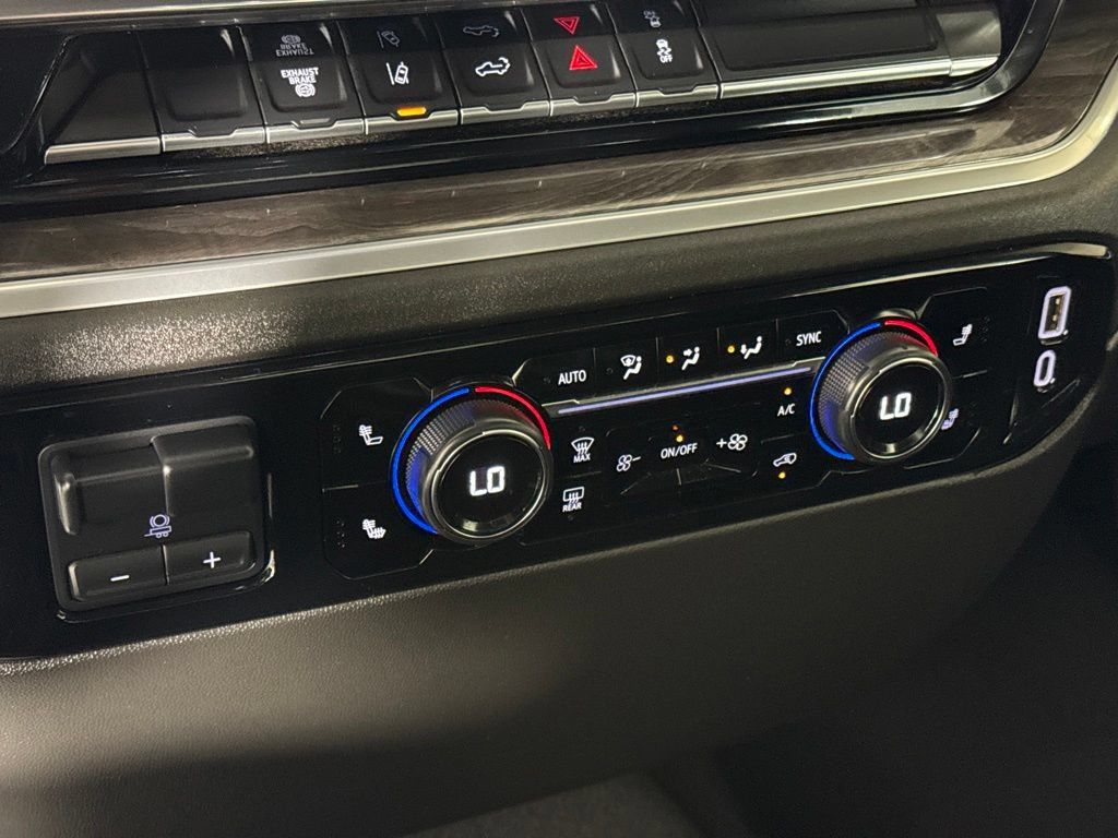 Certified 2024 Chevrolet Silverado 2500 LTZ AWD/4WD image 23