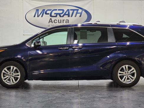Used 2021 Toyota Sienna Platinum AWD/4WD image 10