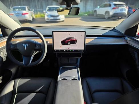 Used 2023 Tesla Model Y Long Range AWD/4WD image 9