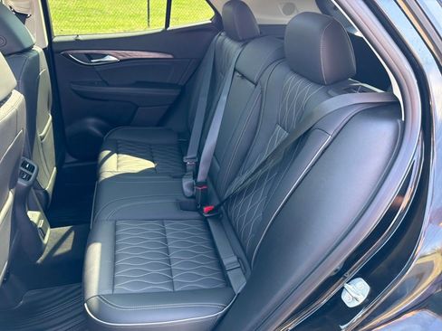 Used 2023 Buick Envision Avenir image 28