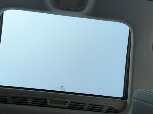 Used 2021 Audi A4 2.0T Premium w/ Convenience Package image 15