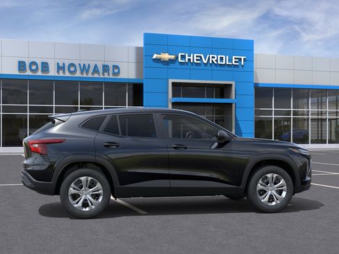 New 2026 Chevrolet Trax LS w/ Driver Confidence Package FWD image 24