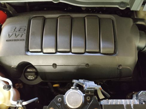 Used 2014 GMC Acadia SLT image 30