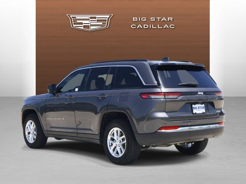 Used 2025 Jeep Grand Cherokee Laredo X RWD image 3