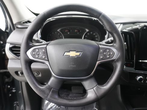 Used 2020 Chevrolet Traverse LT FWD image 18