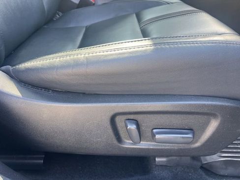 Used 2017 Toyota Highlander SE image 12