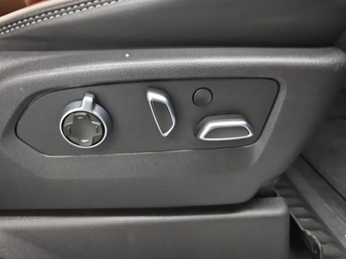 Used 2024 GMC Sierra 2500 Denali Ultimate image 10