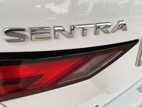 Used 2022 Nissan Sentra SV FWD image 8