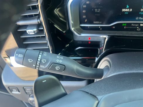 Used 2024 Chevrolet Silverado 1500 LTZ image 11