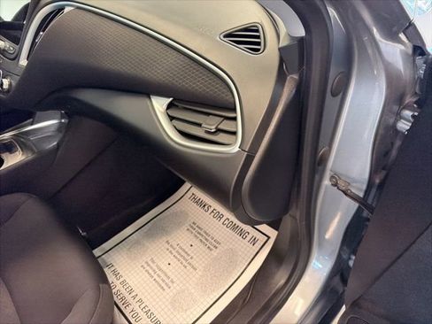 Used 2024 Chevrolet Malibu LT image 33
