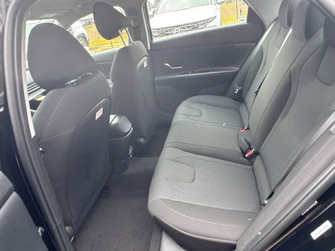 New 2026 Hyundai Elantra SE image 11