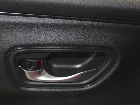 Used 2025 Honda HR-V EX-L image 8