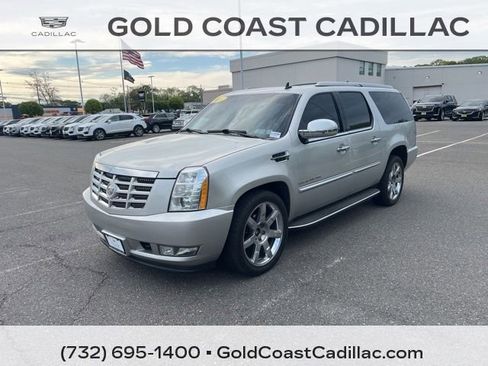 Used 2011 Cadillac Escalade ESV Luxury AWD/4WD image 1