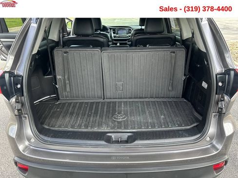 Used 2019 Toyota Highlander SE AWD/4WD image 20